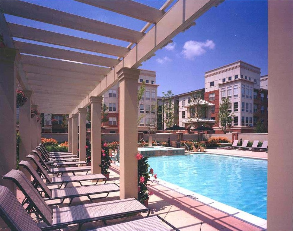 Plaza Square pool-min